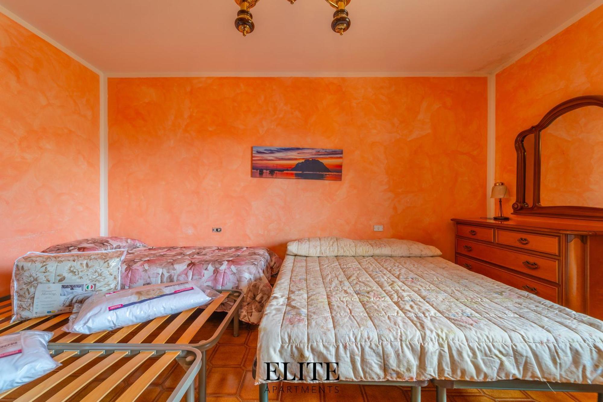 B&B My Home Al Centro Di Ольбия Экстерьер фото