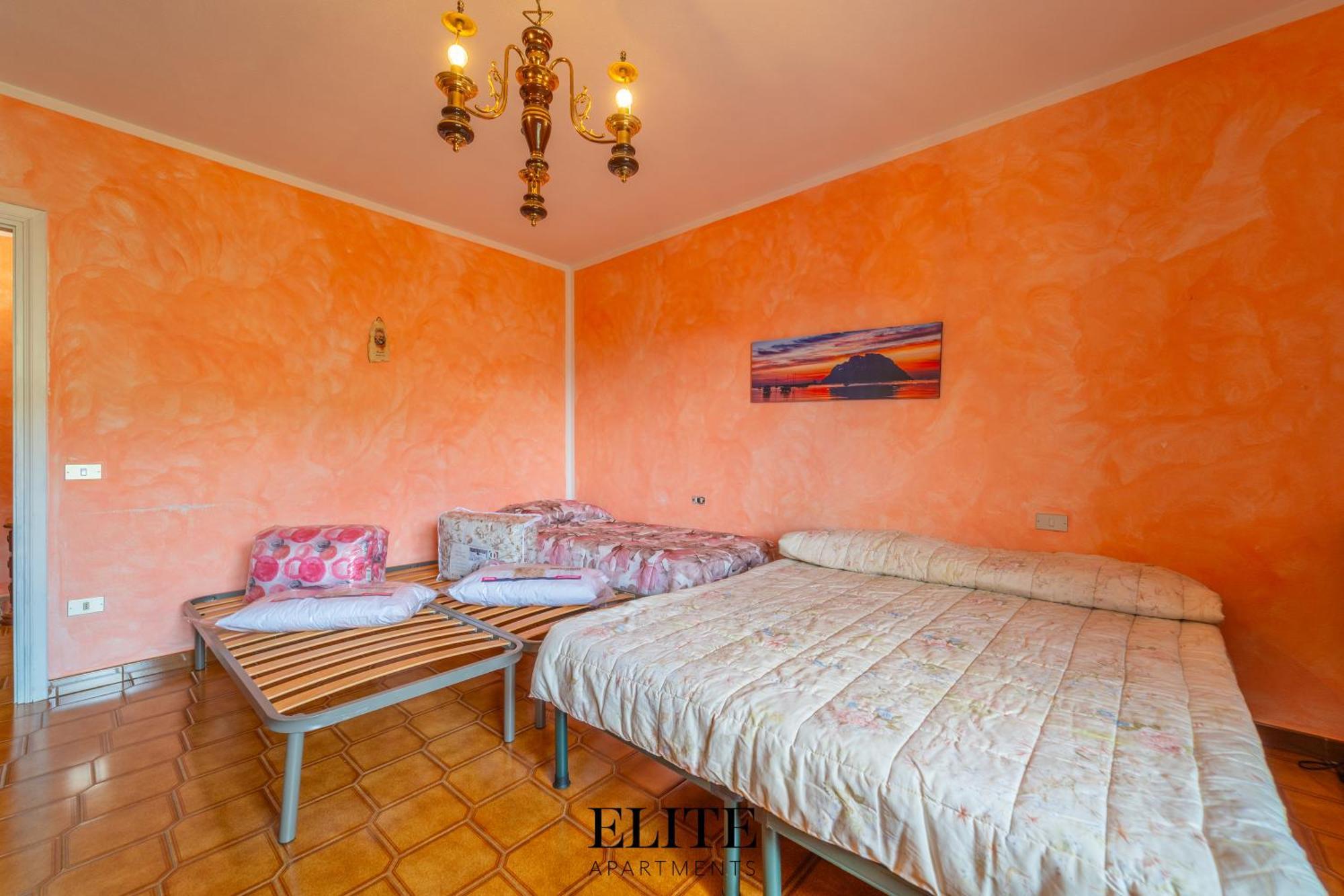 B&B My Home Al Centro Di Ольбия Экстерьер фото